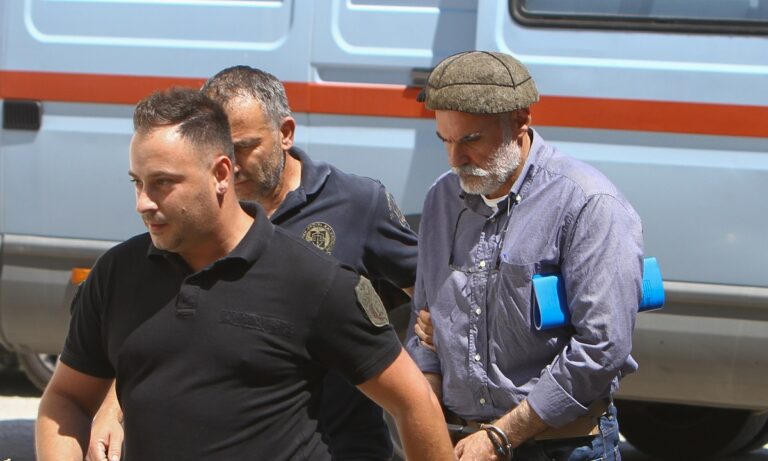Αποφυλακίζεται ο Επαμεινώνδα Κορκονέας, που είχε καταδικαστεί για τη δολοφονία του Αλέξανδρου Γρηγορόπουλου.
