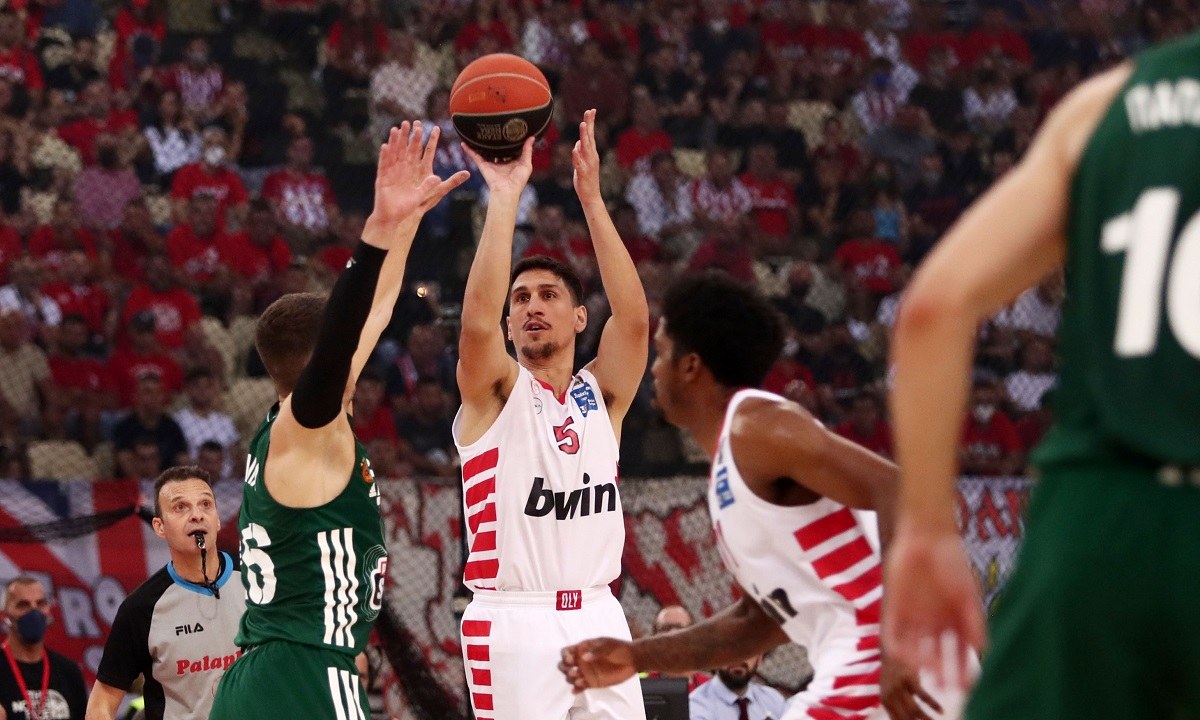 Ολυμπιακός και Παναθηναϊκός κοντράρονται στις 21:00 στο ΣΕΦ για την 3η αναμέτρηση της σειράς των τελικών της Basket League.