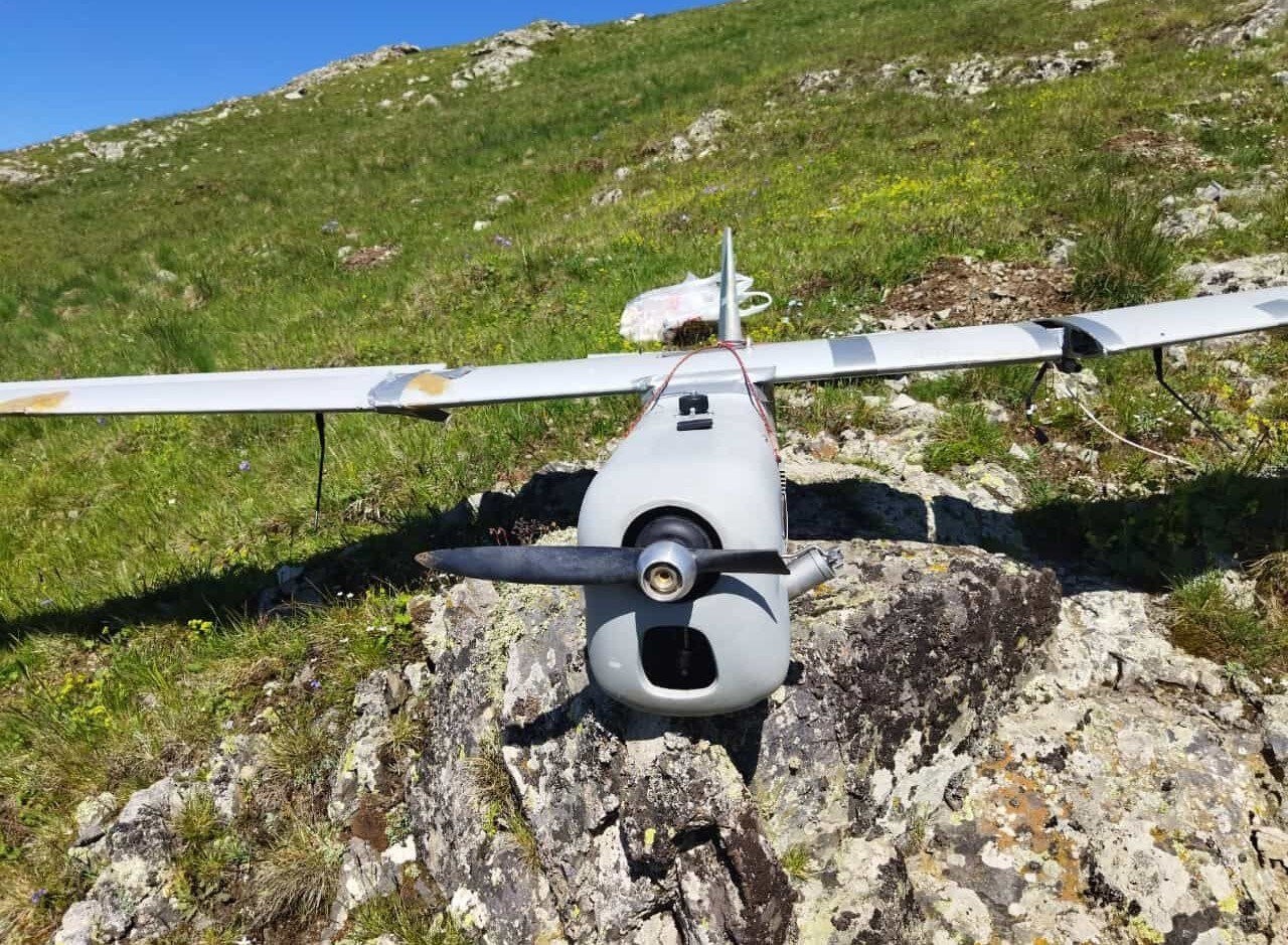 Τουρκία: Πολίτες πήγαν αν μαζέψουν μανιτάρια στην εξοχή και ανακάλυψαν ένα ρωσικό Drone τύπου UAV να έχει συντριβεί σε μια πλαγιά! 
