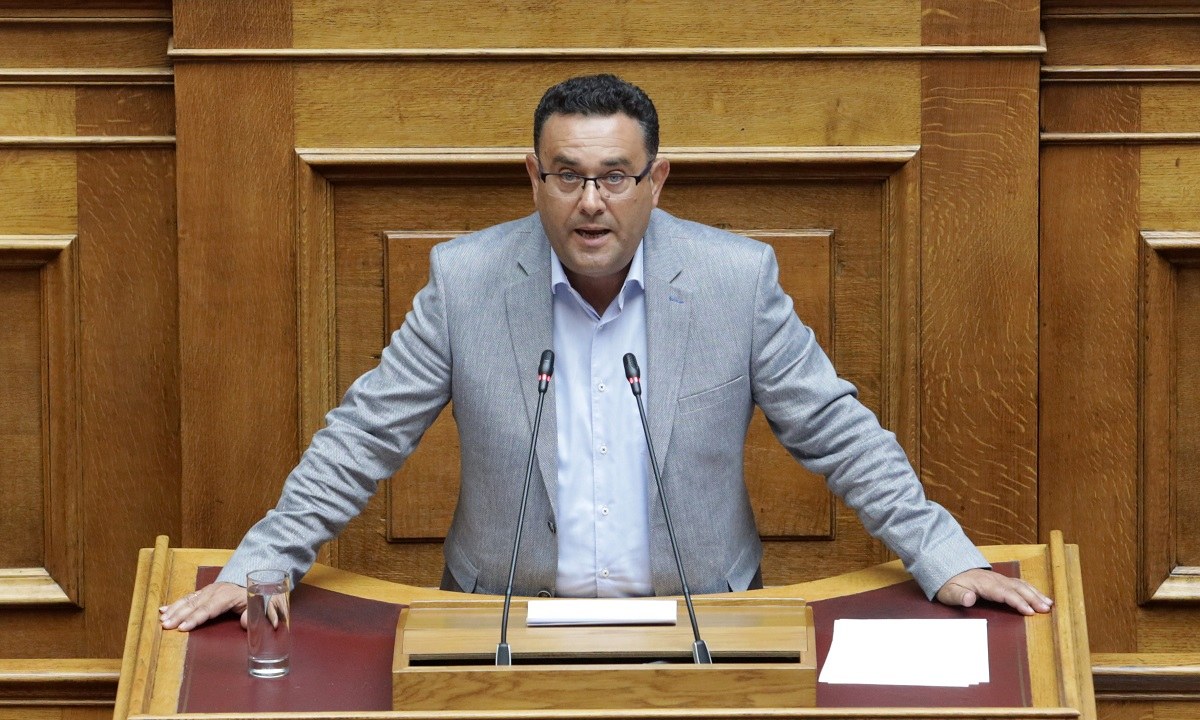 Ο βουλευτής του ΚΚΕ Μανώλης Συντυχάκης πήρε θέση για το χαράτσι 150 ευρώ από την Κολυμβητική Ομοσπονδία Ελλάδας.