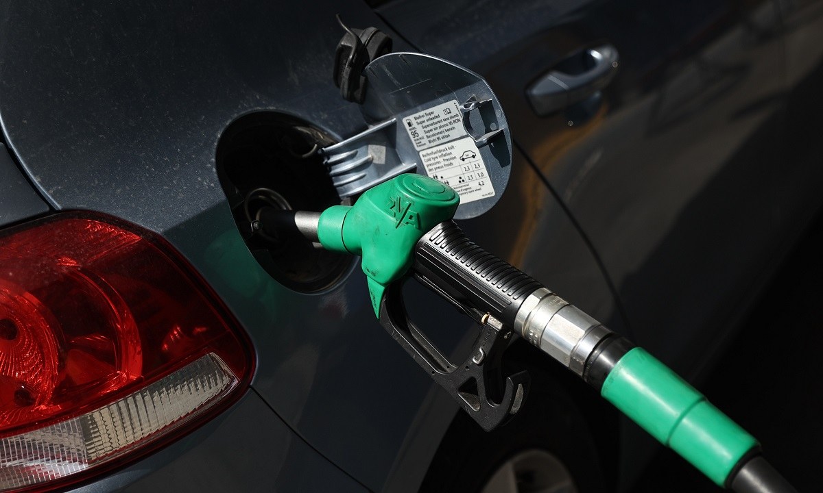 Έκπτωση στη βενζίνη: Ποιοι θα την δικαιούνται
