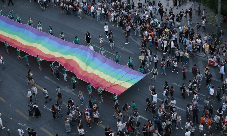 Athens Pride: Αν είσαι gay μπορείς να παρελάσεις – Αν είσαι gay αστυνομικός δεν μπορείς