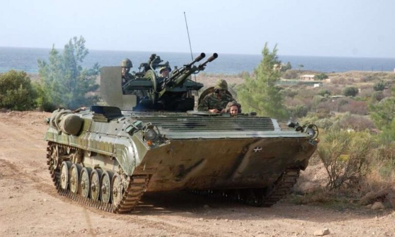 Ρωσία: Περιπλέκονται αρκετά οι σχέσεις Αθήνας και Μόσχας μετά την αποστολή 122 BMP 1 στην Ουκρανία