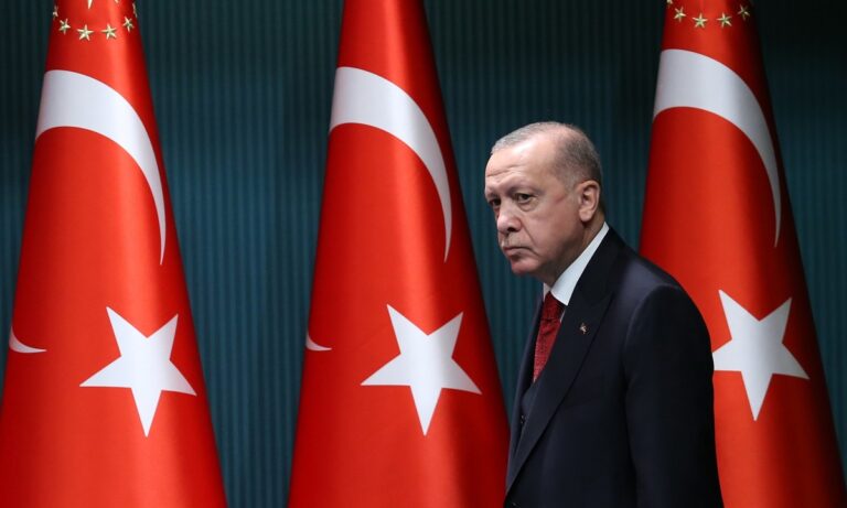 Τουρκία: Τώρα γίνεται επικίνδυνος – Ο Ερντογάν χάνει από όλους τους αντιπάλους του στις εκλογές