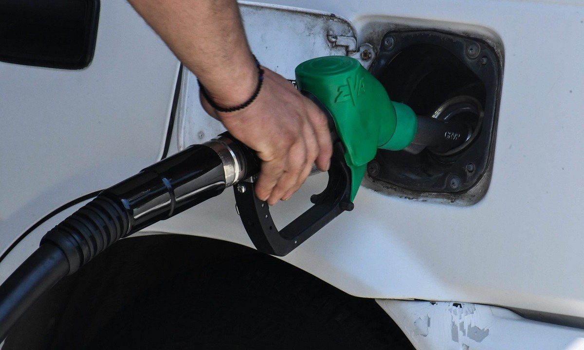 Fuel pass 2: Ξεκινούν οι αιτήσεις – Μέχρι πότε πρέπει να καταναλωθούν τα λεφτά