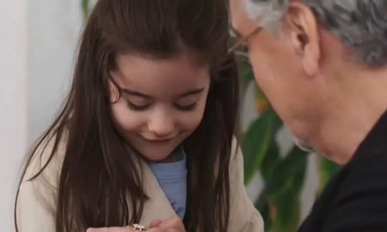 Η γη της ελιάς επόμενα επεισόδια: Η Μαρία αποκαλύπτει στη μικρή Αγγελική πως είναι υιοθετημένη