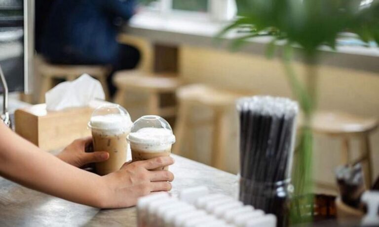 Καφές τιμή: Στα ύψη οι τιμές του καπουτσίνο, του εσπρέσσο και του φραπέ