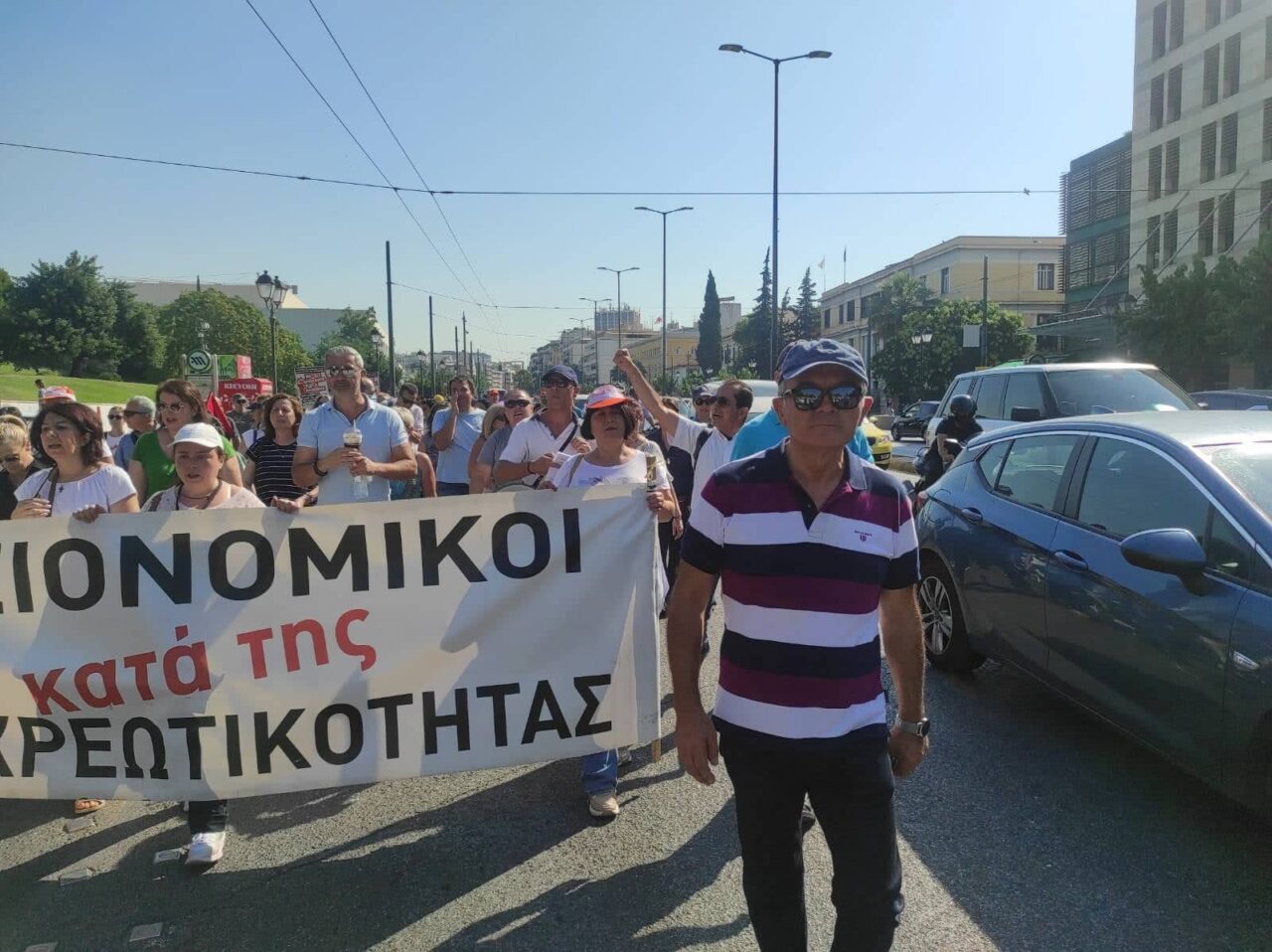 Πορεία της ΠΟΕΔΗΝ κατά της υποχρεωτικότητας του εμβολιασμού