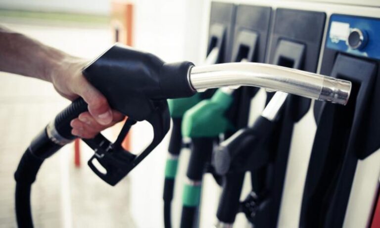 Fuel Pass: Επιδότηση έως 70 ευρώ – Πλαφόν στη βενζίνη στα 2 ευρώ – Το προκλητικά αστείο σχέδιο της κυβέρνησης
