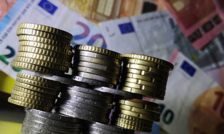 Πόσο θα αυξηθούν οι συντάξεις από το 2023 – Ποιοι θα δουν περισσότερα λεφτά