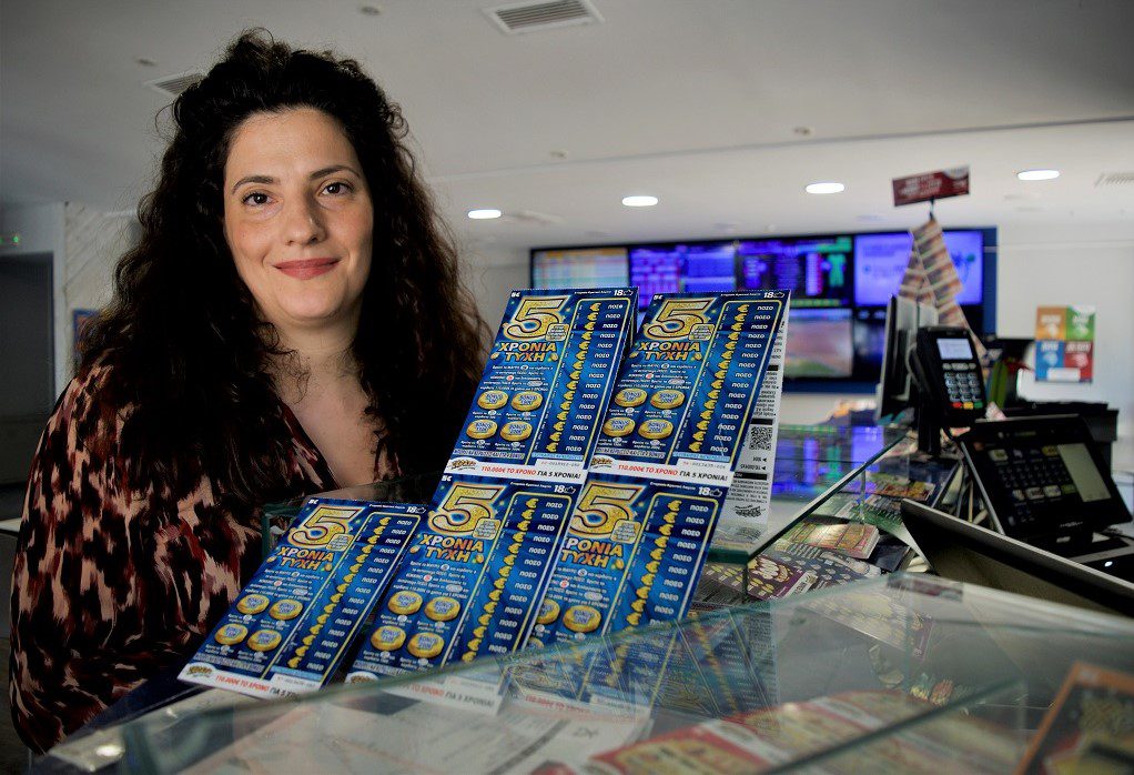 ΣΚΡΑΤΣ «5 ΧΡΟΝΙΑ ΤΥΧΗ»: 110.000 ευρώ το χρόνο για 5 χρόνια – Ιδιοκτήτρια καταστήματος ΟΠΑΠ μιλάει για το νέο παιχνίδι