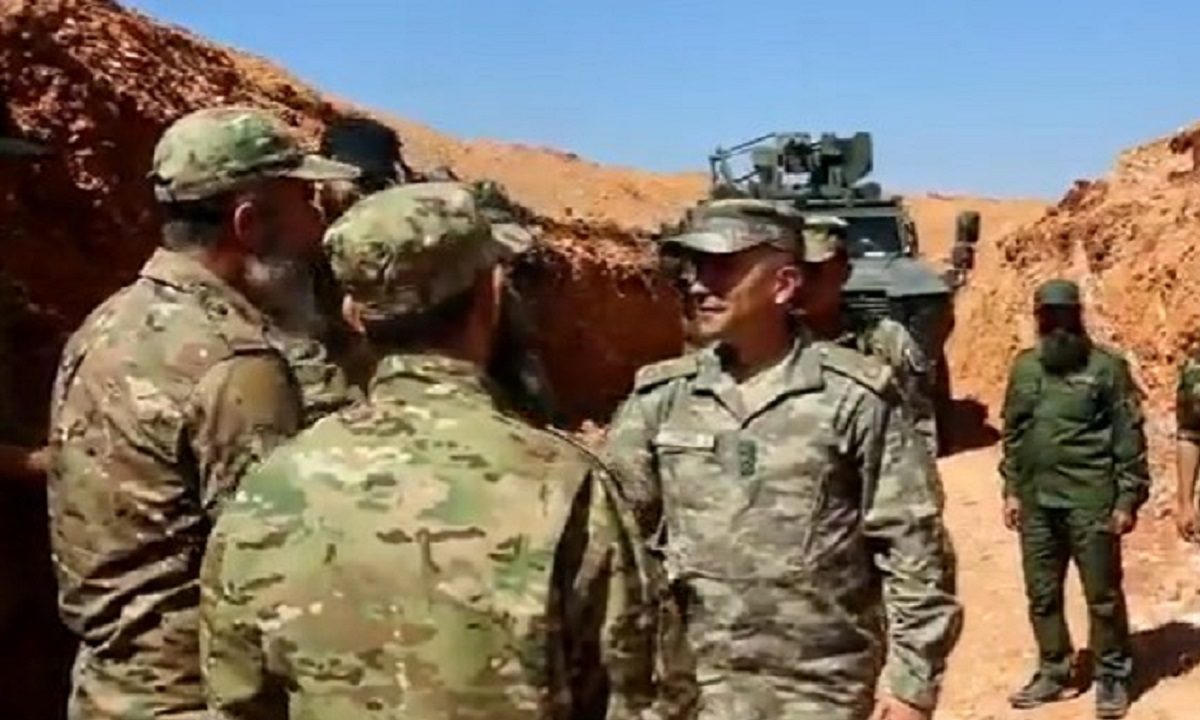 Τουρκία: Τούρκοι αξιωματικοί συναντιούνται με τζιχαντιστές της Αλ Κάιντα και γελάνε στη Συρία - Δείτε το βίντεο