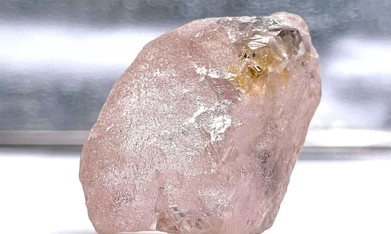 Απίστευτο! Αυτό είναι το μεγαλύτερο ροζ διαμάντι των τελευταίων 300 ετών!