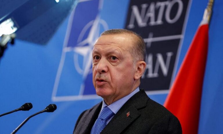 Ερντογάν: Δεν είπε κουβέντα στο ΝΑΤΟ αλλά μίλησε σε ξένους ηγέτες για τα νησιά και τις αμερικανικές βάσεις