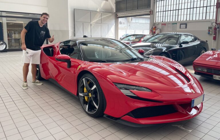 Ο Φεντερίκο Κιέζα έκανε δώρο στον εαυτό του ένα από τα πιο ξεχωριστά υπεραυτοκίνητα της Ferrari, την SF90 Stradale.