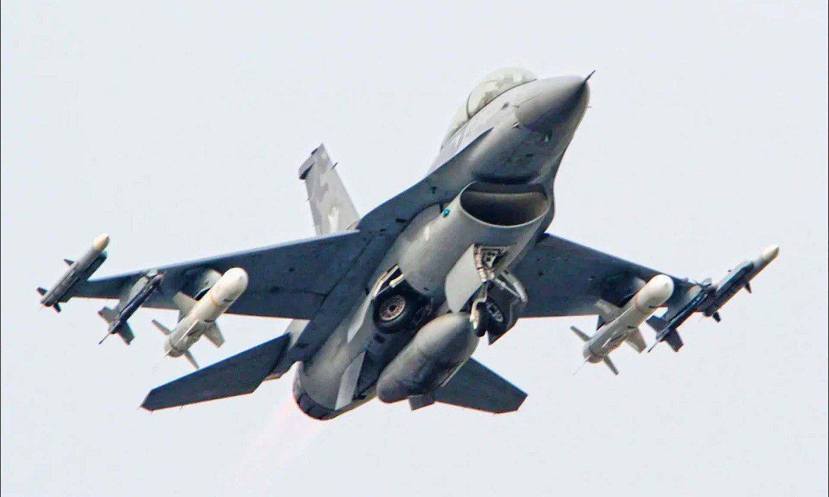 Ελληνοτουρκικά: Οι Harpoon στα ελληνικά F-16 απελευθερώνουν τα αεροσκάφη Mirage και Rafale και βάζουν δύσκολα στην τουρκική αεράμυνα.