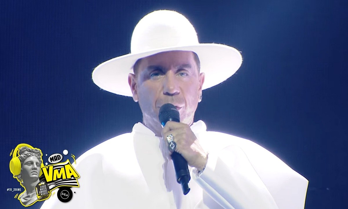 Γιώργος Μαζωνάκης: «Τρέλανε» το Twitter με την εμφάνιση του στα βραβεία Mad!