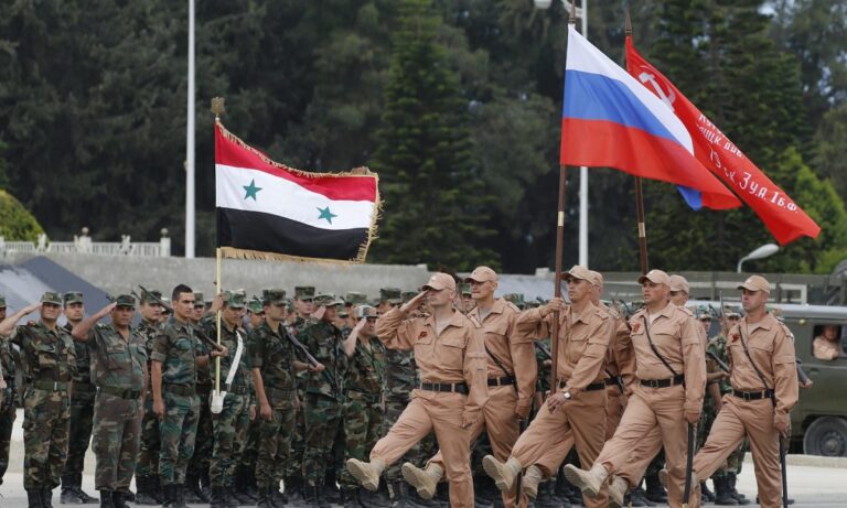 Συρία: Οι Ρώσοι ετοιμάζονται για τον πόλεμο κατά της Τουρκίας – Στέλνουν στρατό