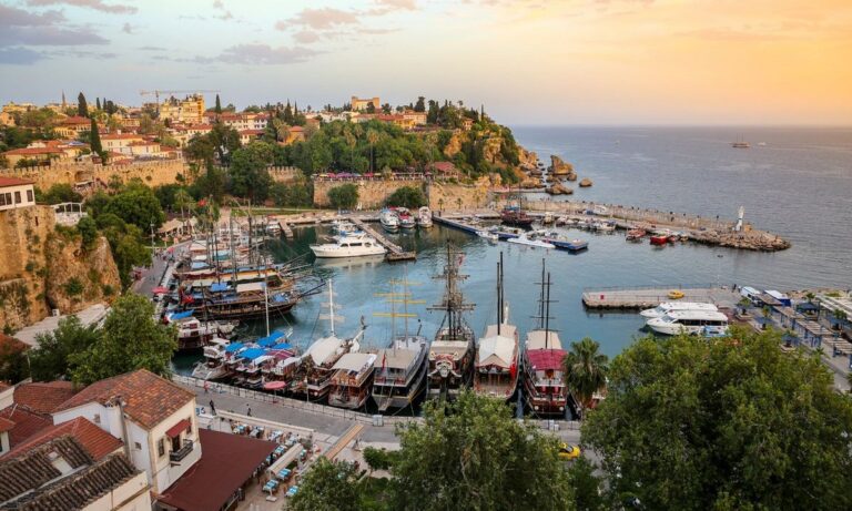 Τουρκία: Έσπρωξε τον αγαπημένο της από μπαλκόνι ξενοδοχείου – Ακαριαίος θάνατος