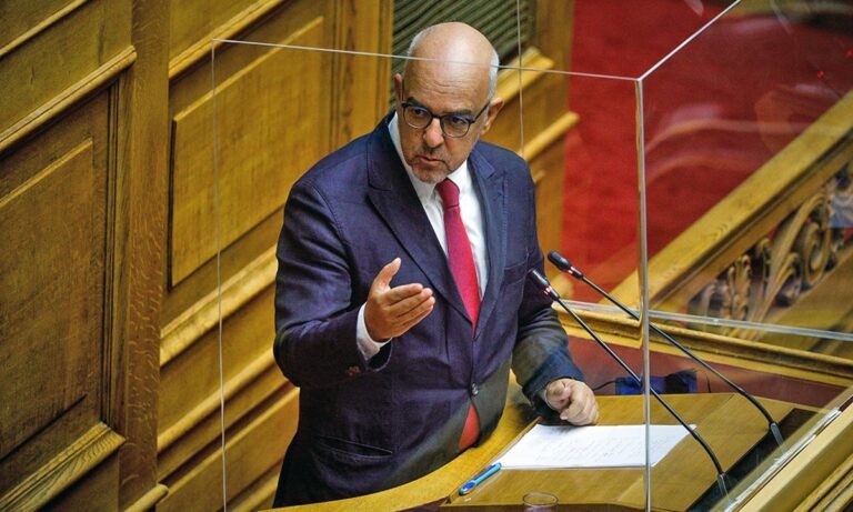 Μπάμπης Παπαδημητρίου: «Ήσσονος σημασίας» οι υποκλοπές και το άρθρο – καταπέλτης των NYT!