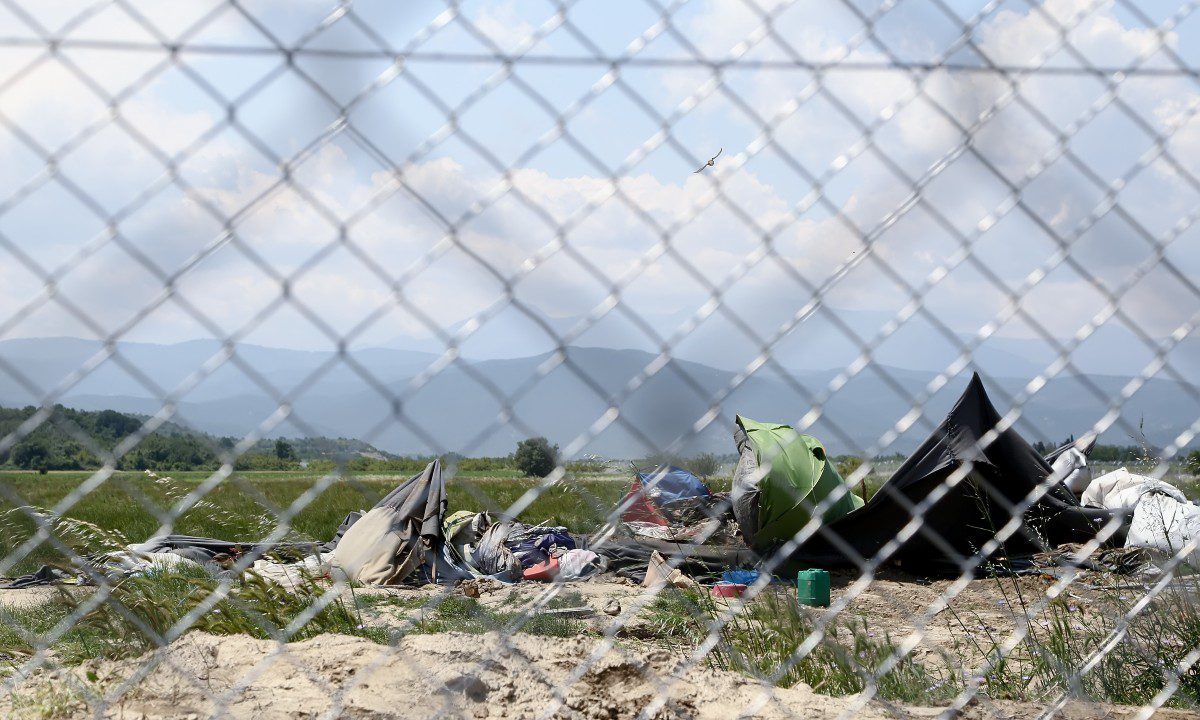 Ανησυχητική είναι η κατάσταση στην Ειδομένη τα τελευταία 24ωρα καθώς ορδές παράνομων μεταναστών καταφτάνουν στην περιοχή.
