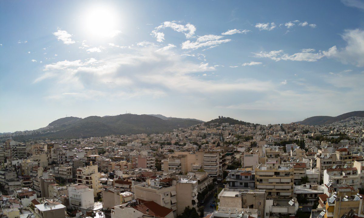 Καιρός (30/8): Έρχεται ζέστη την Τρίτη! – «35άρια» σε Αττική και Θεσσαλονίκη