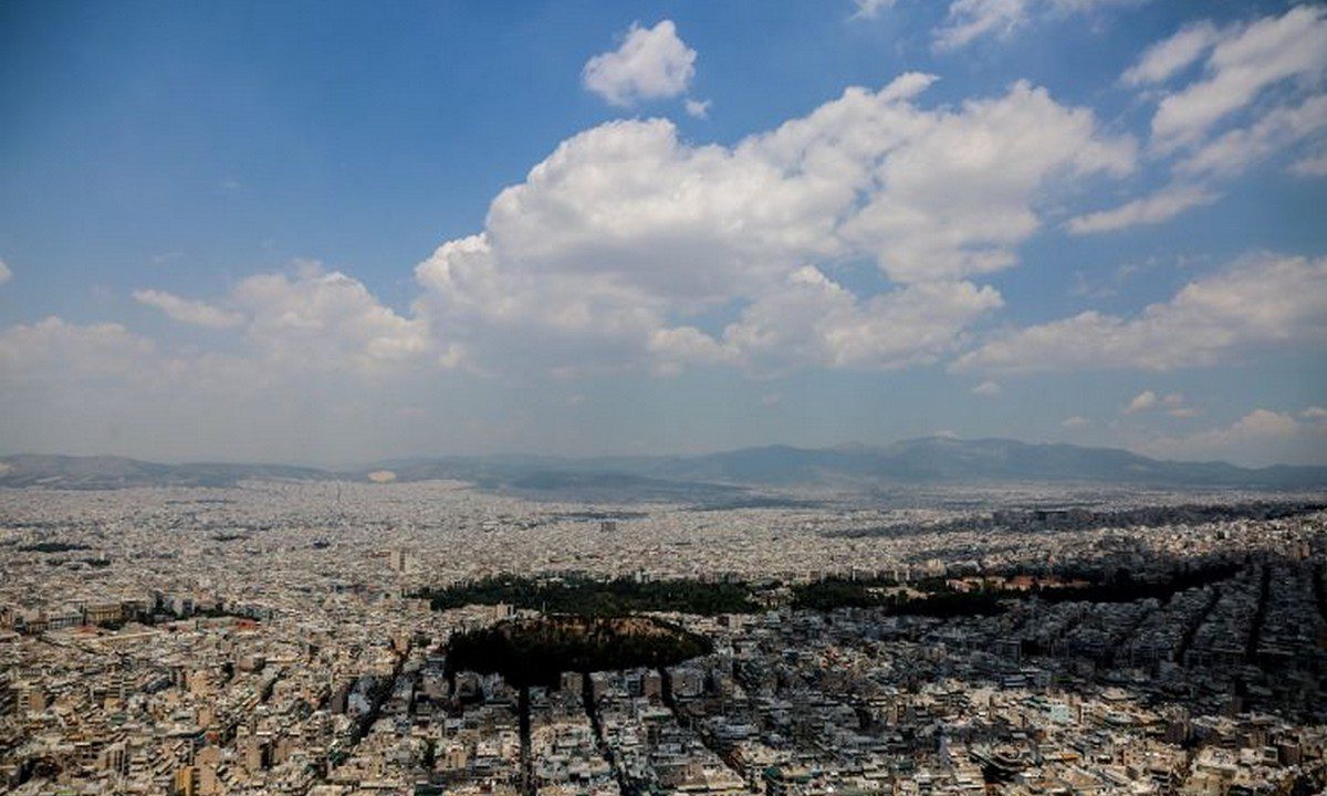 Καιρός (3/8): Επιμένουν οι πρόσκαιρες συννεφιές – Που θα δώσουν φαινόμενα