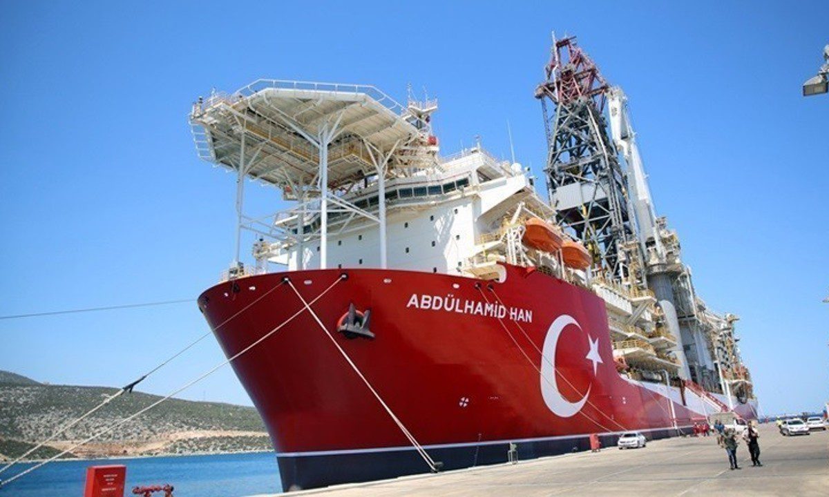 Τουρκία: Πανηγυρίζουν οι Τούρκοι για το γεωτρύπανο «Αμπντουλχαμίντ Χαν»: «Κάνει τον Έλληνα να τρέμει!»