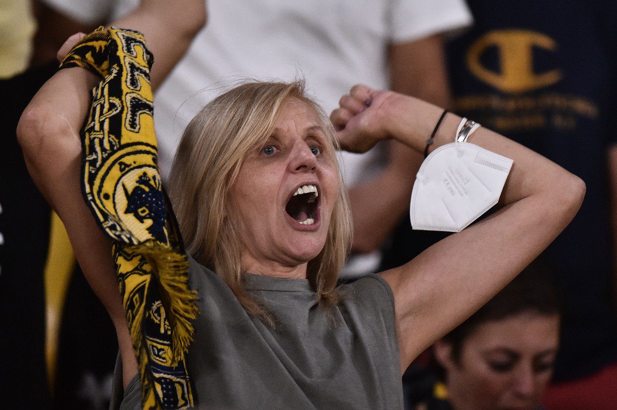 Δείτε βίντεο και φωτογραφίες από τα μεγαλοπρεπή εγκαίνια του νέου γηπέδου της ΑΕΚ - Πιο συγκινημένος από όλους ο Δημήτρης Μελισσανίδης.