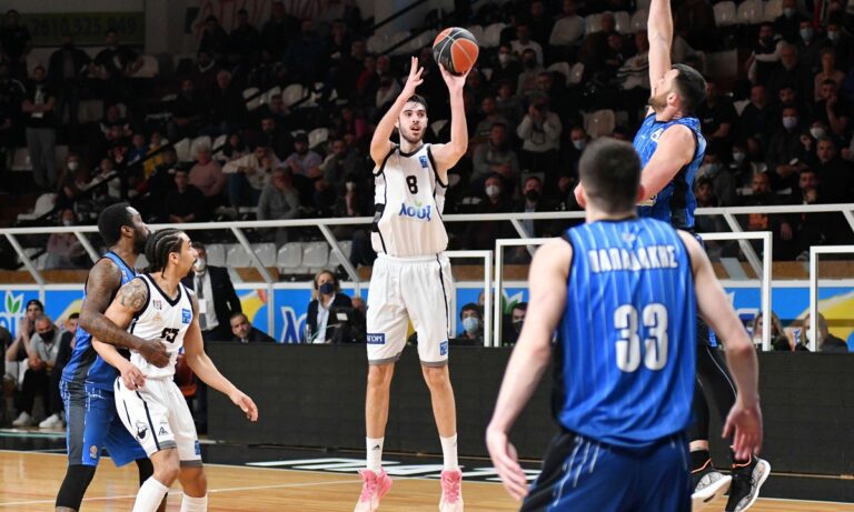 Ο Γιώργος Τσαλμπούρης ήταν ένας από τους καλύτερους παίκτες στην Basket League της περιόδου 2021-2022 και με σπουδαίες εμφανίσεις.
