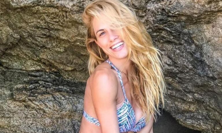 Η Ντορέττα Παπαδημητρίου φόρεσε στολή πιλότου και τα «σπάει»!