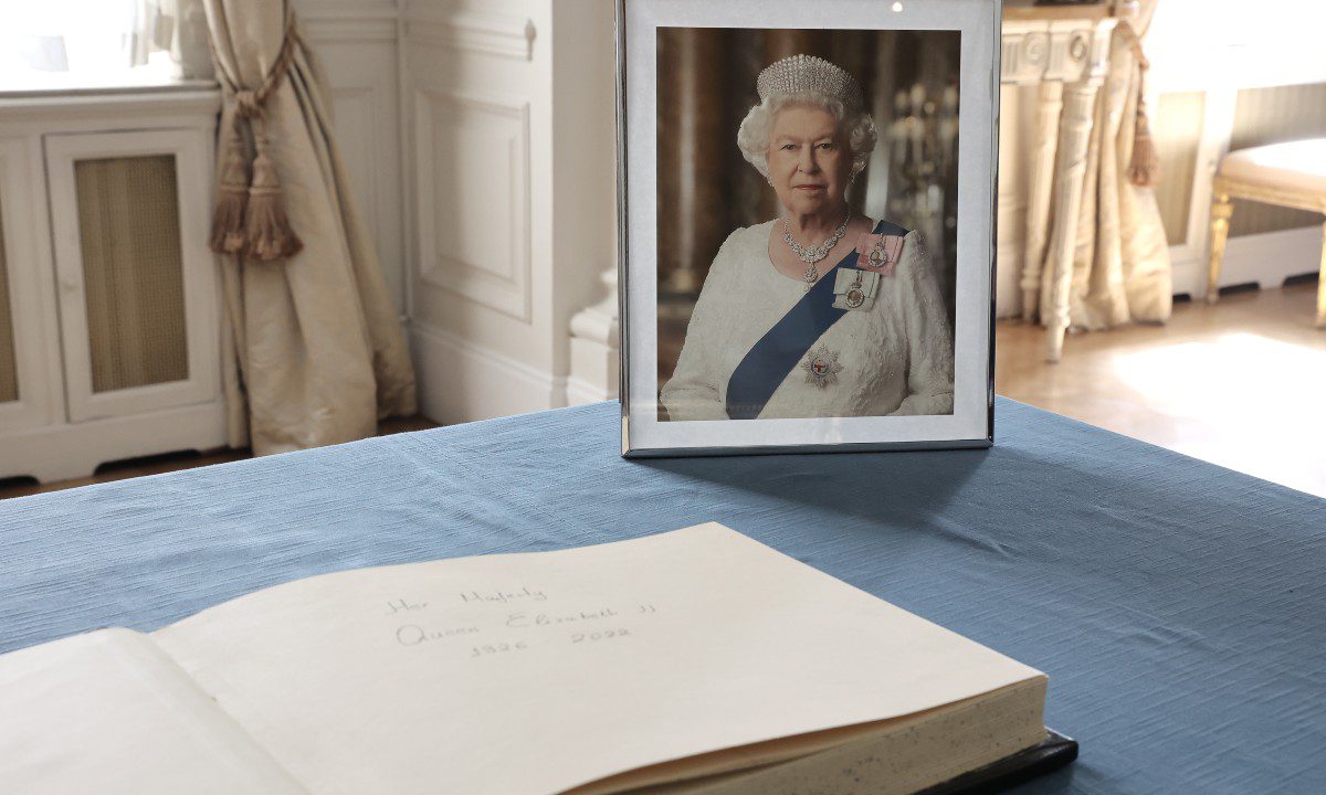 Βασίλισσα Ελισάβετ: Γιατί ο θάνατός της έκανε χαρτονόμισμα των 50 λιρών να κοστίζει 10.000!