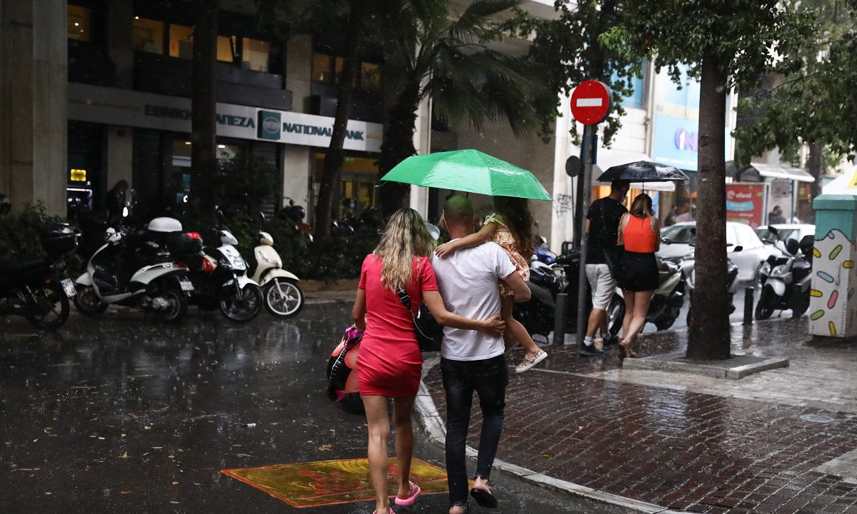 Καιρός (28/9): Βροχές, τοπικές καταιγίδες, αλλά και μικρή άνοδο της θερμοκρασίας αναμένουμε την Τετάρτη. Αναλυτική η πρόγνωση.