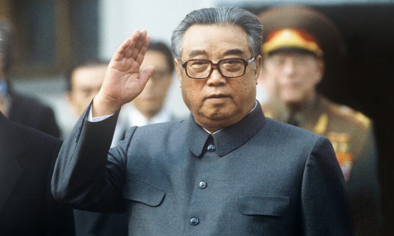 Κιμ Ιλ Σουνγκ: Ο «αιώνιος ηγέτης» της Βόρειας Κορέας που κάθε ασέβεια προς αυτόν επιφέρει θανατική ποινή