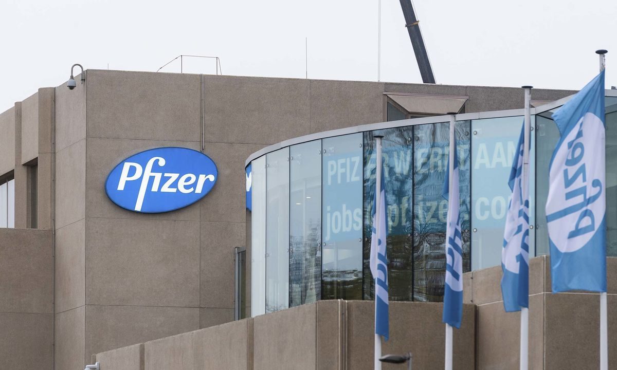 Pfizer Gate: Ύποπτες συνομιλίες της Ούρσουλα φον ντερ Λάιεν με τον Αλμπερντ Μπουρλά για τα εμβόλια