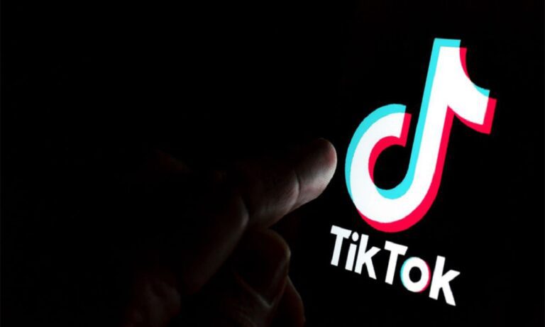 TikTok: Χάκερς ισχυρίζονται ότι έκλεψαν προσωπικά δεδομένα χρηστών – Τι λέει η εταιρεία;