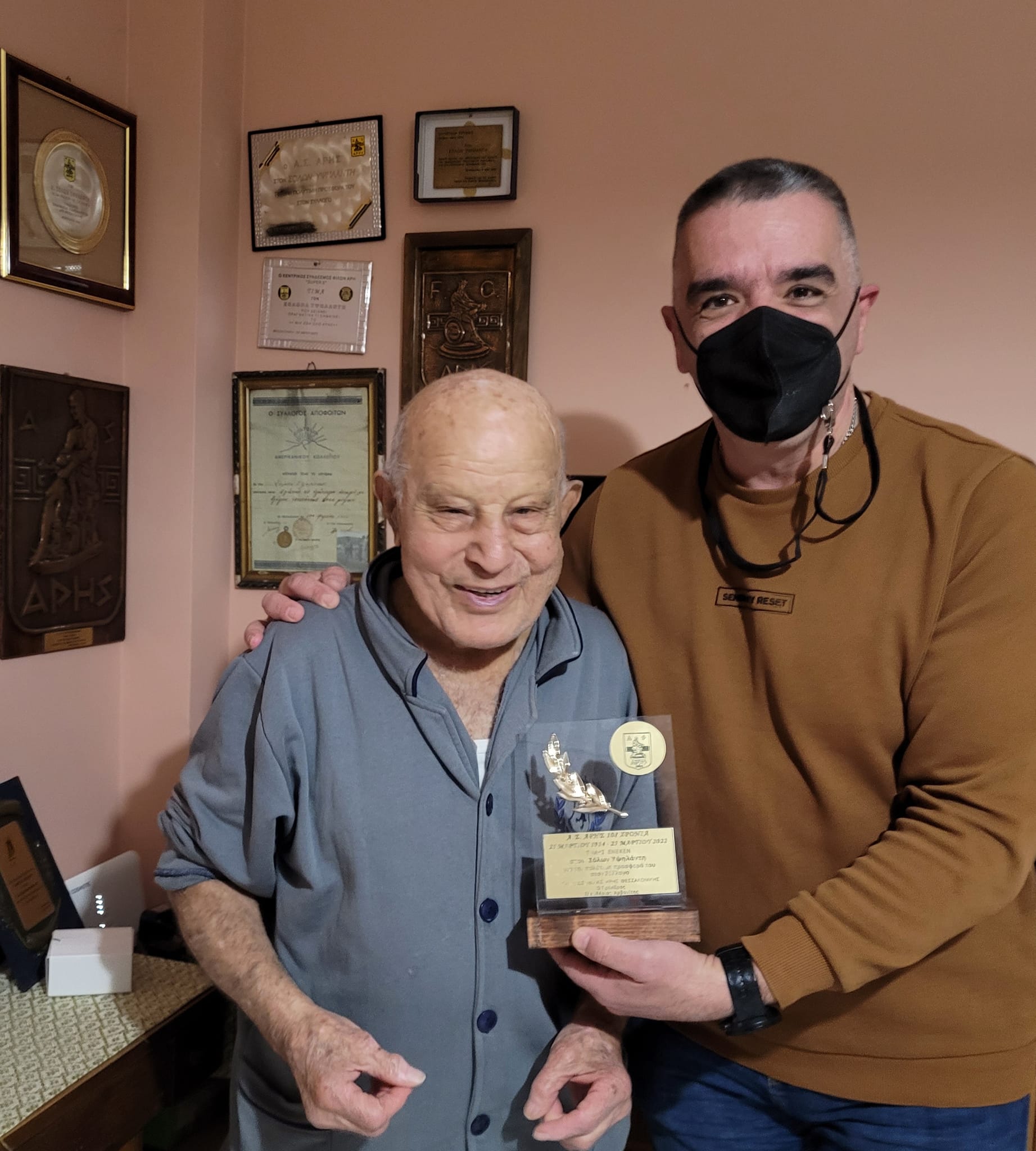 Ο Αλέξανδρος Κωτάκης γράφει για το «έτερον ήμισυ» του Μάκη Νάτση, που ήταν ο Σόλων Υψηλάντης. ένας, άοκνος, άδολος, αέναος στρατιώτης του Άρη