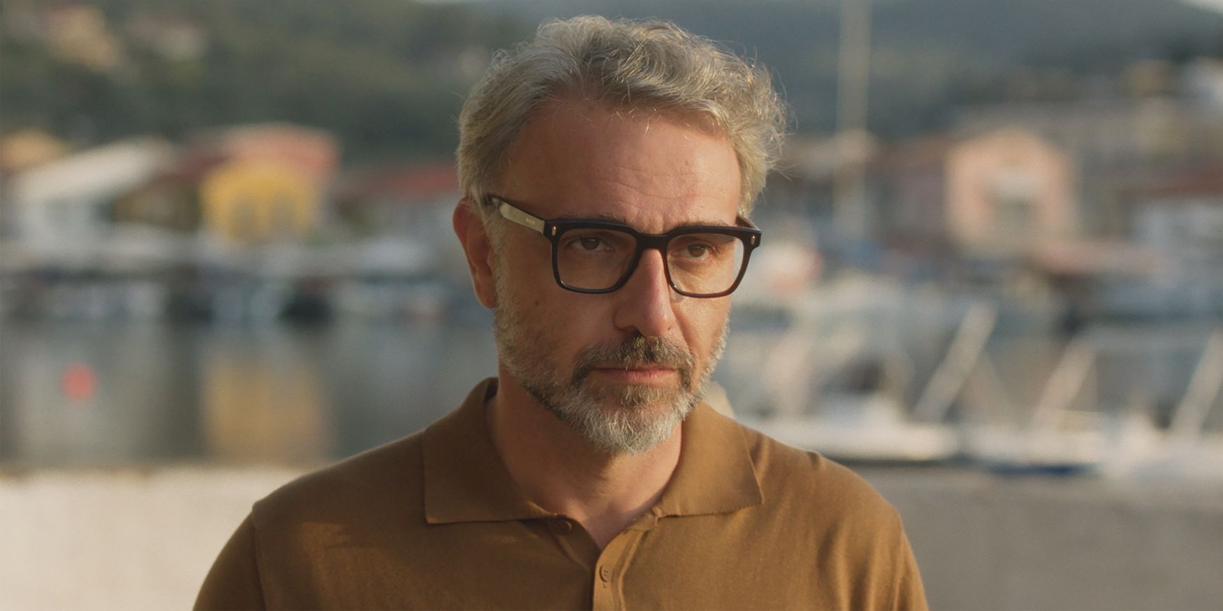 Ο Ορέστης στη σειρά Maestro είναι μουσικός που δεν έχει καταφέρει σπουδαία πράγματα μέσα από την τέχνη του όταν δέχεται την πρόσκληση να...