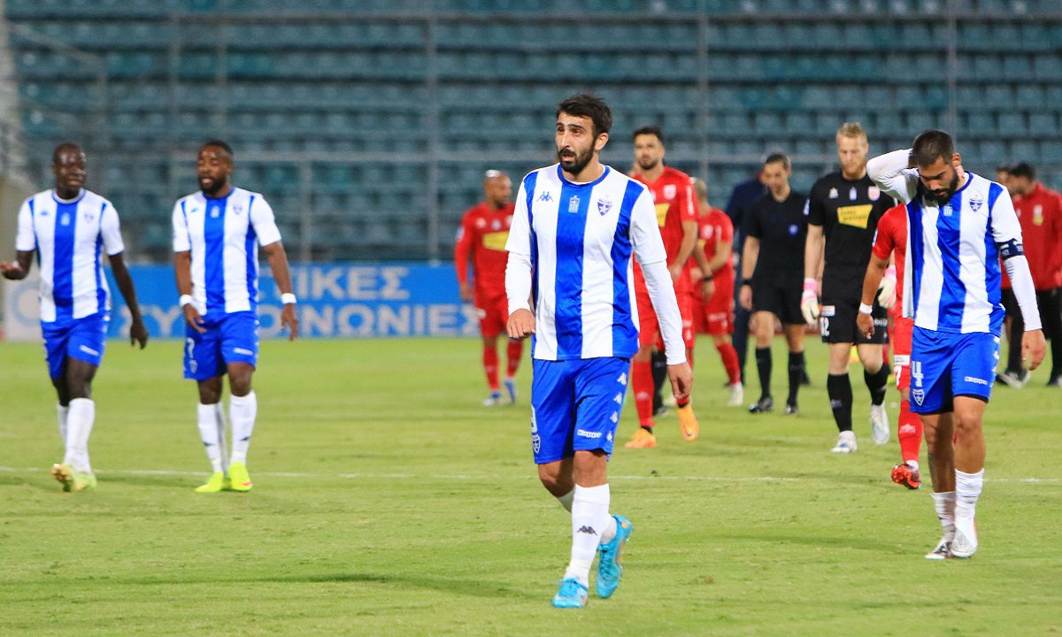 Super League νέα 20/10: Αυτοί είναι στην πόρτα της εξόδου στον Ιωνικό – Για ποιους χτυπάει η καμπάνα στο Αγρίνιο