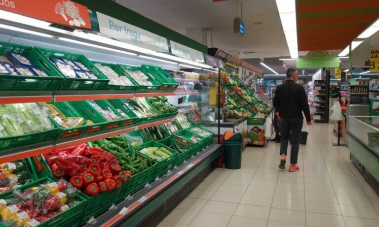 Ακρίβεια: Έκρηξη των τιμών – Πόσο αυξήθηκαν 4 βασικά προϊόντα