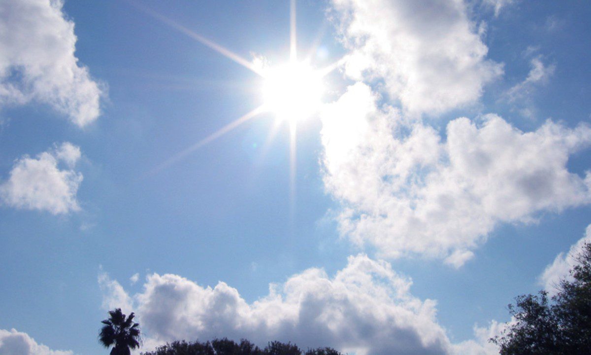 Ωραία Κυριακή, με ηλιοφάνεια σε όλη τη χώρα – Άνεμοι ως 6 μποφόρ στο Αιγαίο