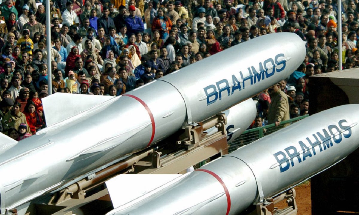 Ινδός καθηγητής: Δώστε στην Ελλάδα BrahMos για να… πάψουν να μιλούν οι Τούρκοι