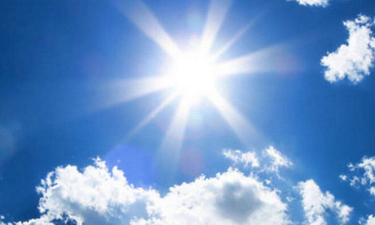 Καιρός: Συνεχίζεται το «καλοκαίρι» σύμφωνα με τον Αρναούτογλου - Τι θερμοκρασίες θα έχουμε τη Δευτέρα