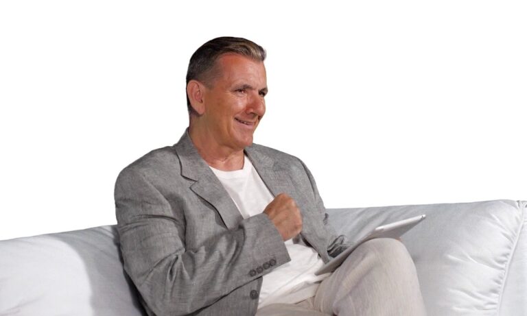 Νέο τρολάρισμα σε Θαναηλάκη για τον Ολυμπιακό με αρκετό Γιάννη Μπέζο