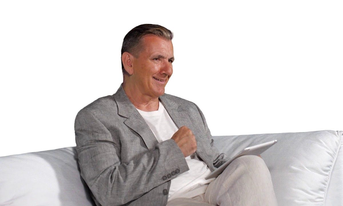 Νέο τρολάρισμα σε Θαναηλάκη για τον Ολυμπιακό με αρκετό Γιάννη Μπέζο