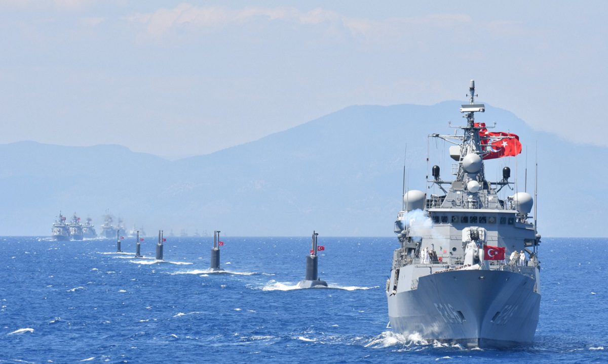 Ελληνοτουρκικά: Νέες πολεμικές ιαχές από την Άγκυρα – «Ο στρατός έχει πάρει εντολές, μην ξεχάσετε να κολυμπήσετε»