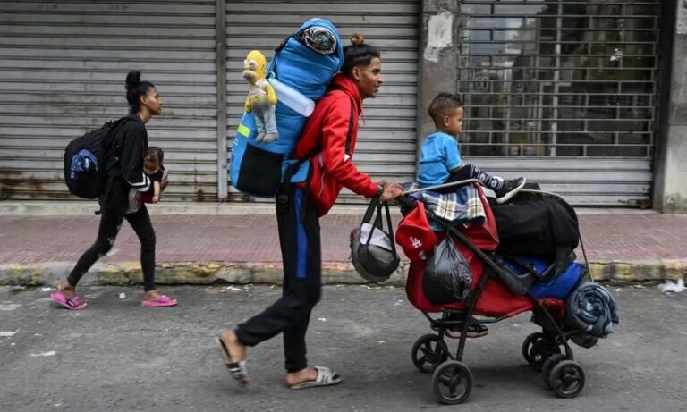 Βενεζουέλα: Ασύλληπτη κρίση – Πόσοι έχουν εγκαταλείψει τη χώρα από το 2015;