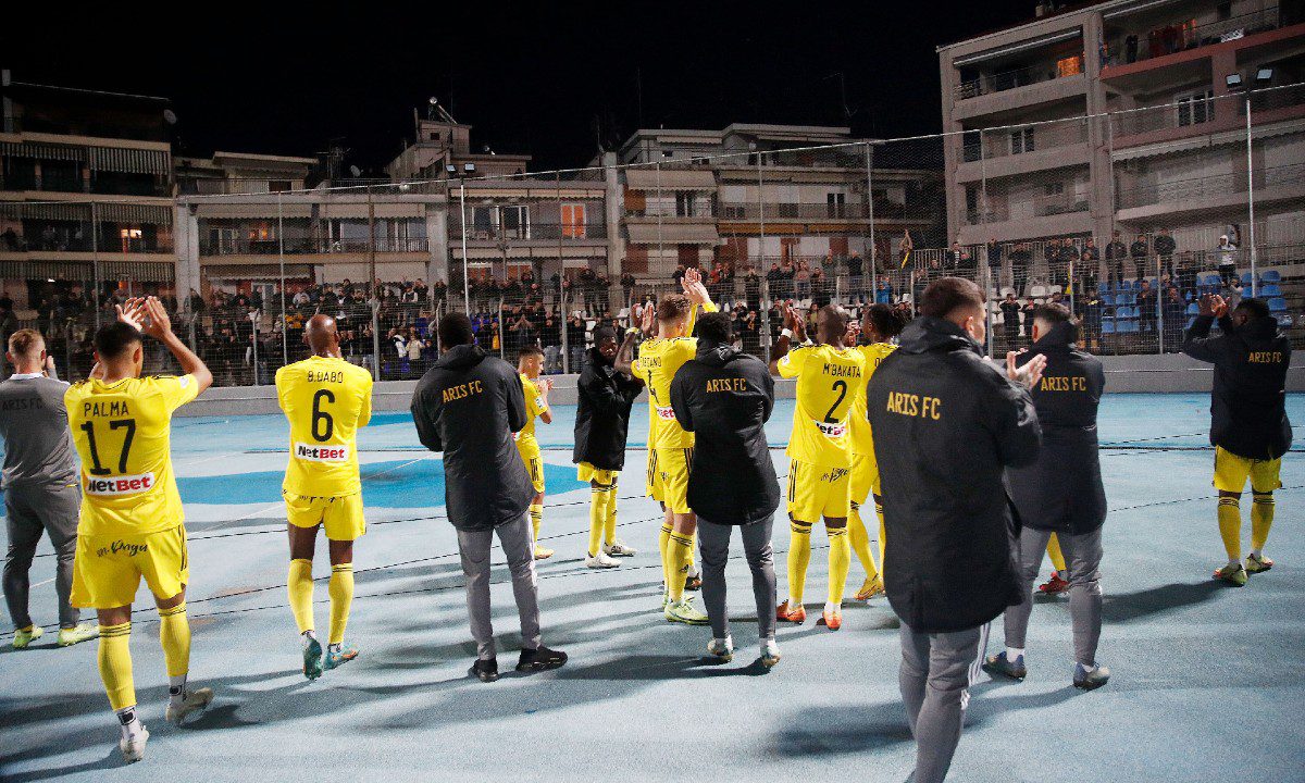 Ο Αλέξανδρος Κωτάκης γράφει για την δήλωση του Μαντσίνι που στόχο είχε το προσωπικό όφελος και για την «πληρωμένη» απάντηση της ΠΑΕ Άρης.