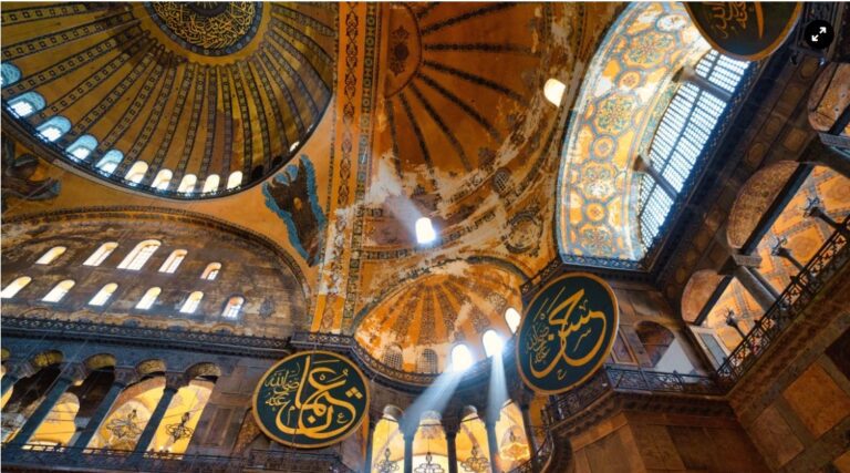 Τούρκοι τρώνε τους τοίχους της Αγίας Σοφίας – Δείτε γιατί καταπίνουν κομμάτια