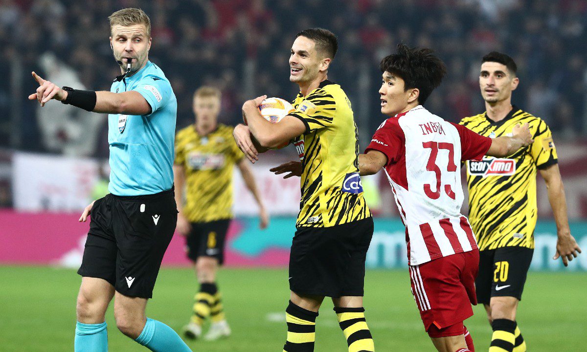 Διαιτησία: Ποιο οφσάιντ και ποια κρίση του διαιτητή; Τον Μάνταλο τον κάλυπταν όσοι και τον Κατσουράνη! (pic)